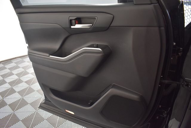 Used 2020 Black Toyota XLE image 39