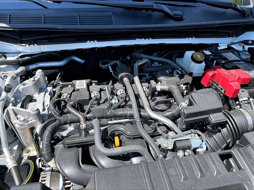 Used 2025 White Nissan SR image 28