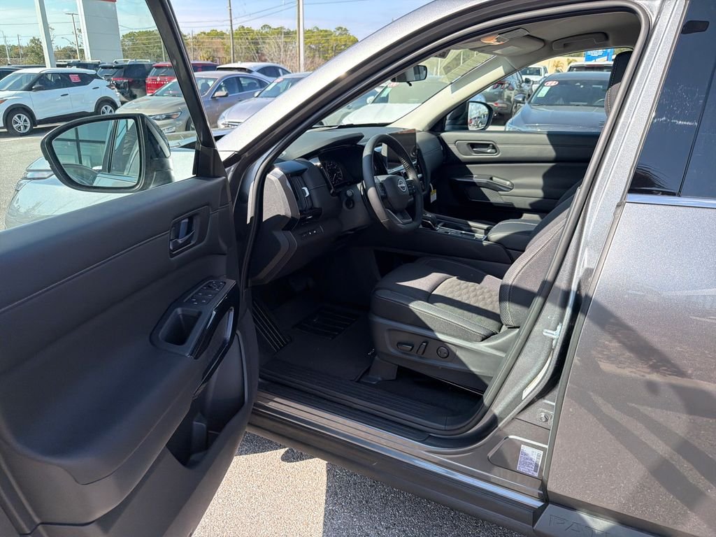 New 2026 Nissan Pathfinder SV 4D Sport Utility