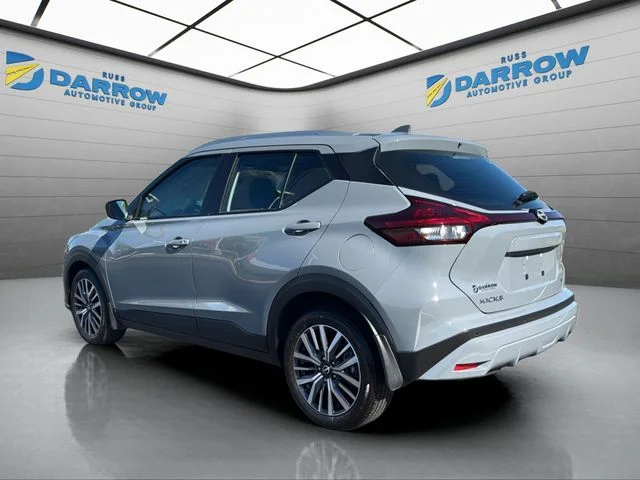 Used 2023 Gray Nissan SV image 3