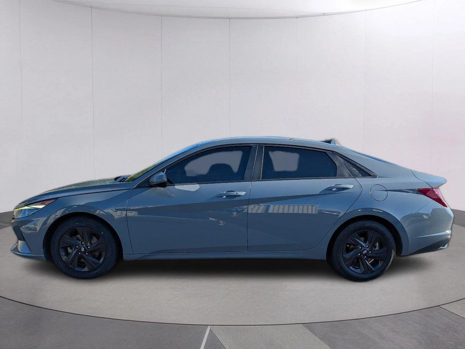 Used 2023 Electric Shadow Hyundai SEL image 2