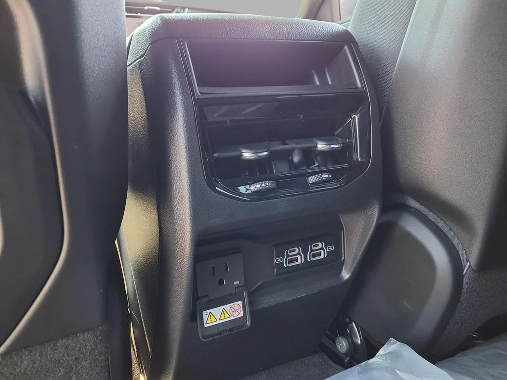 New 2027 High-Gloss Black Paint Jeep Laredo X image 22
