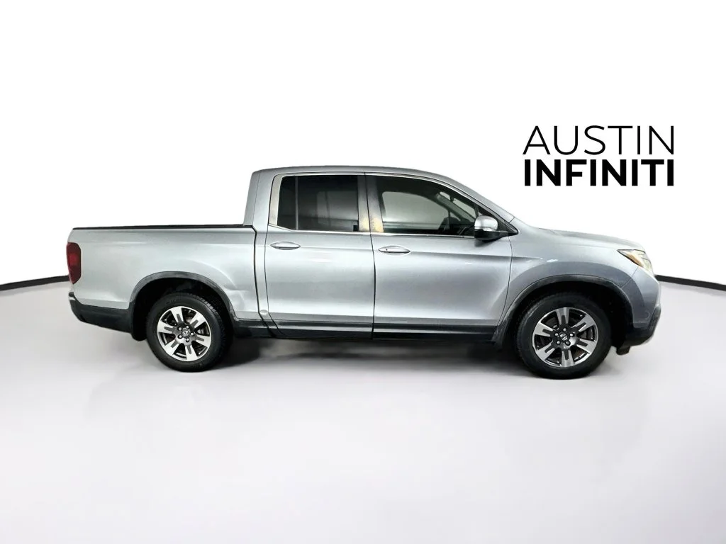 Used 2017 Modern Steel Metallic Honda RTL image 8