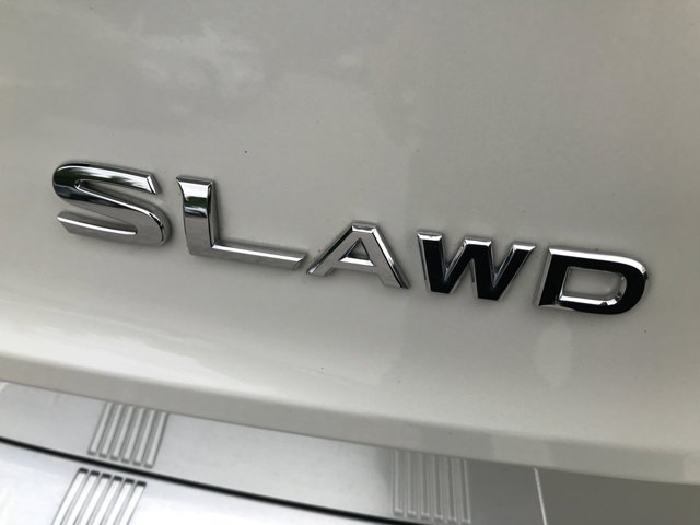 Used 2023 Pearl White Tricoat Nissan SL image 9