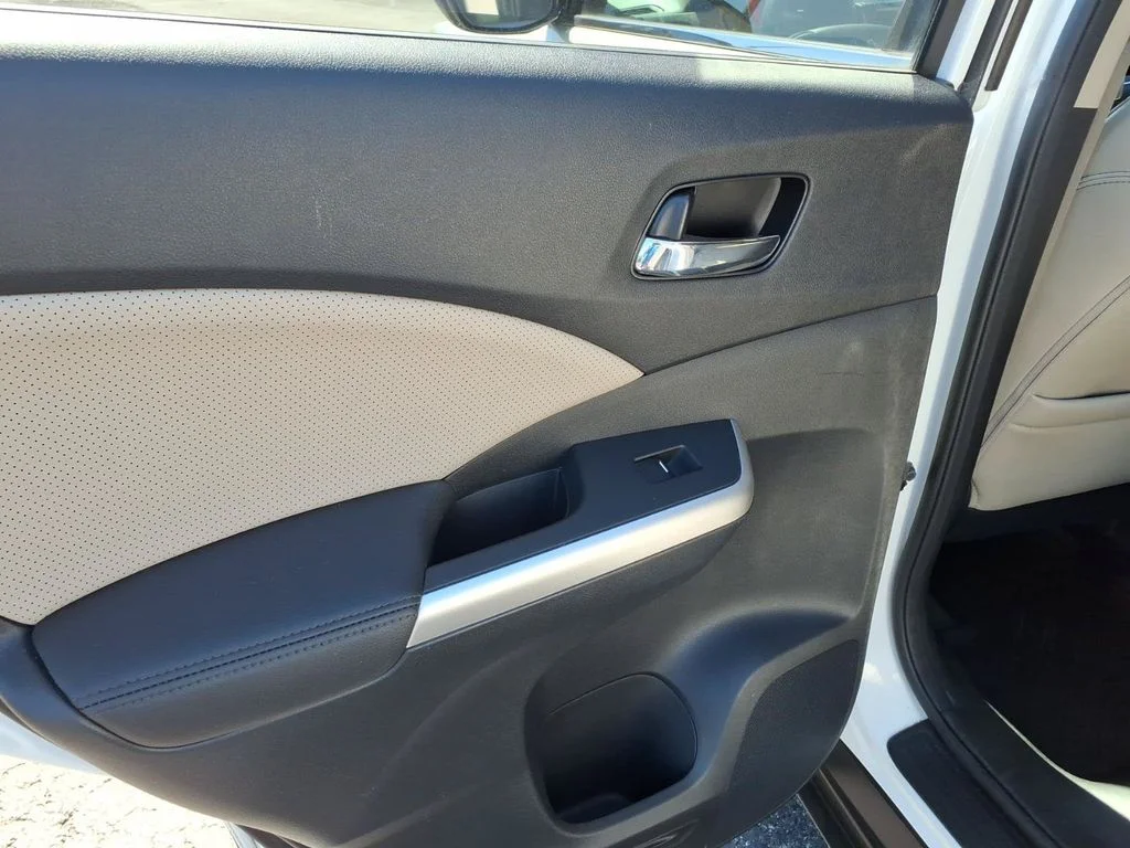 Used 2016 White Honda Touring image 17