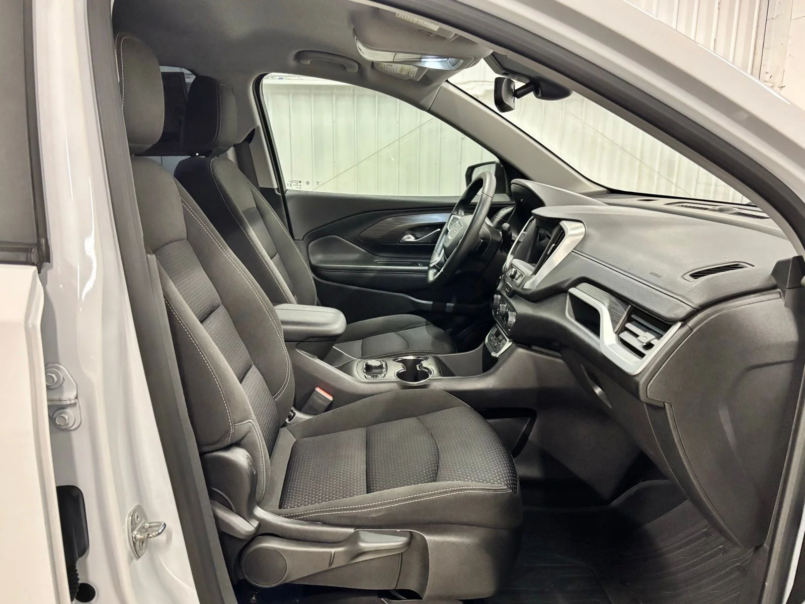 Used 2024 White GMC SLE image 20