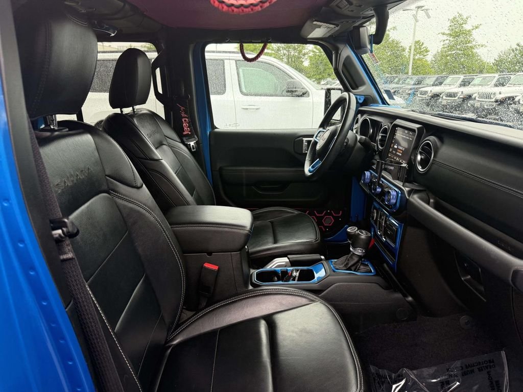 Used 2022 Blue Jeep Unlimited Sahara image 15