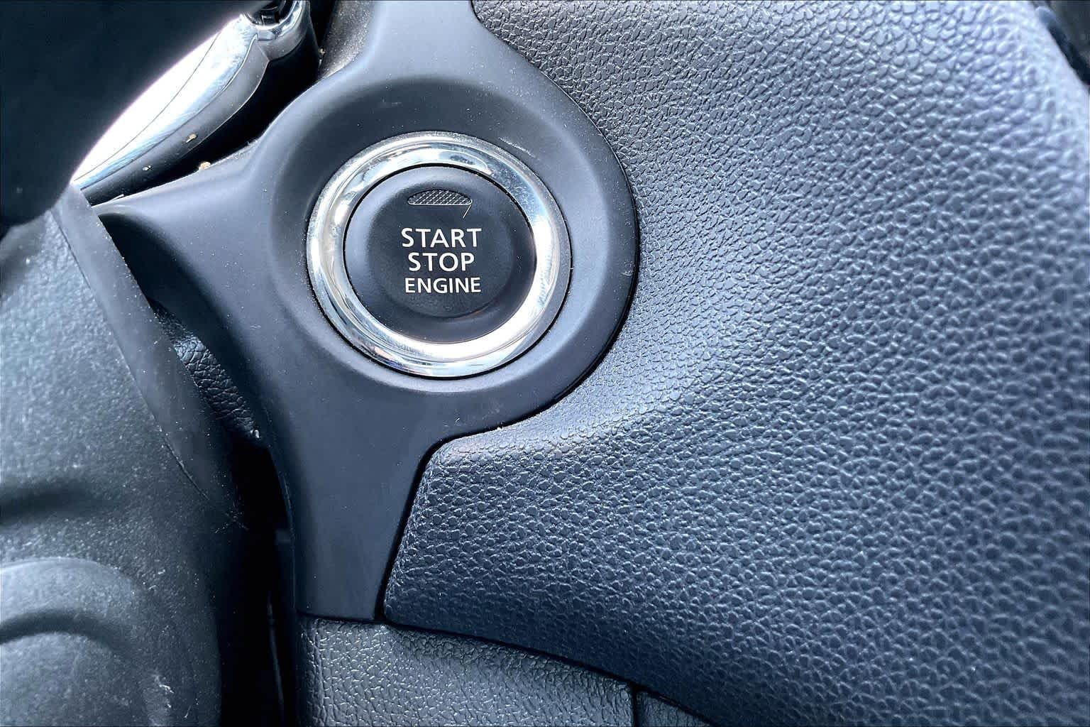 Used 2024 Mercury Gray Metallic Mitsubishi SE image 33