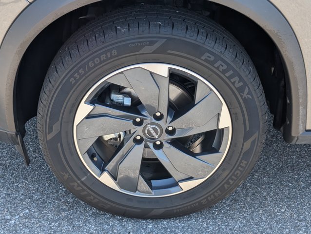 Used 2025 Gray Nissan SV image 13