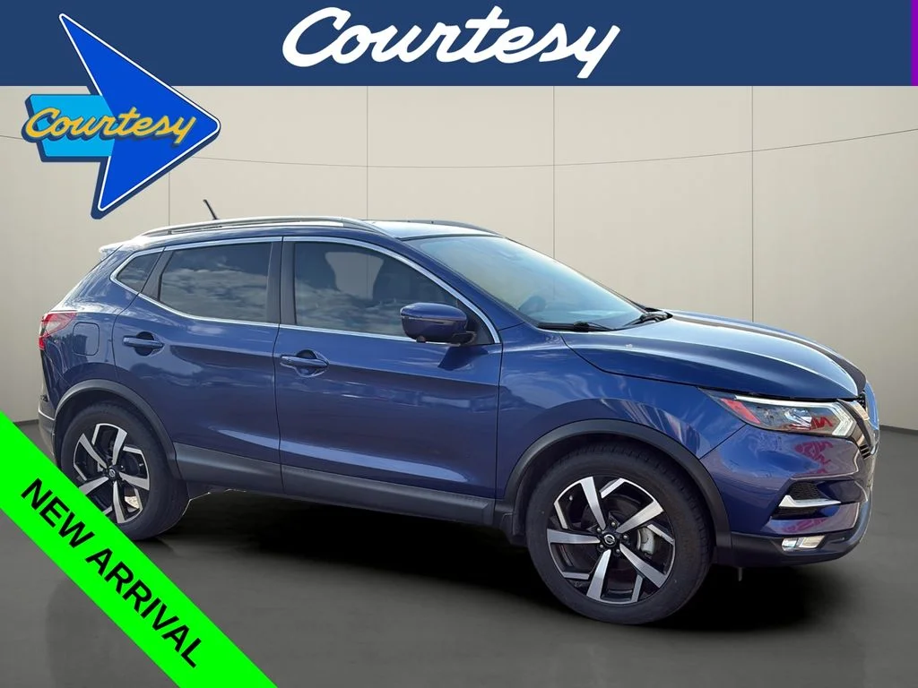 Used 2022 Blue Nissan SL image 1