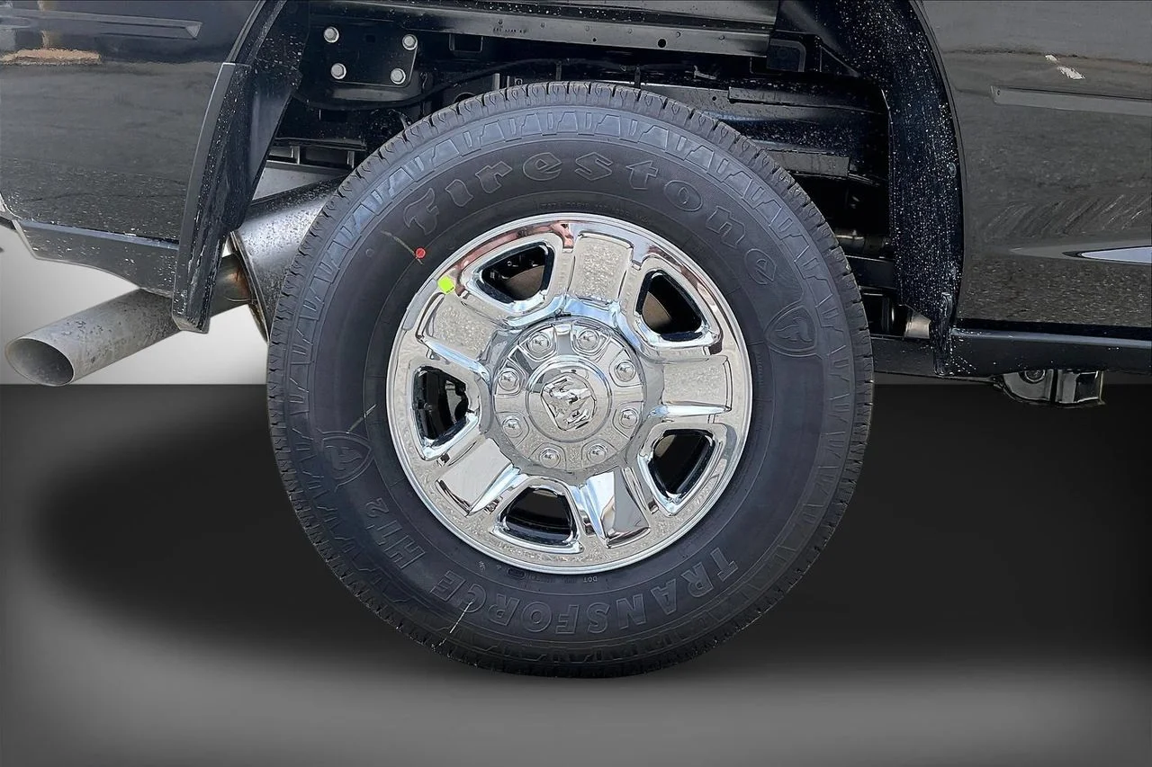 New 2026 Diamond Black Crystal Pearlcoat RAM Tradesman image 34