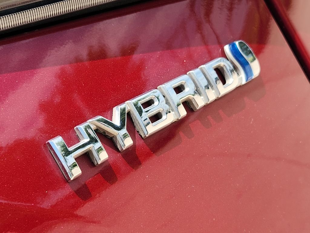 Used 2021 Red Toyota Platinum image 13