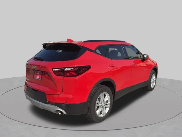 Used 2019 Red Chevrolet Base image 3