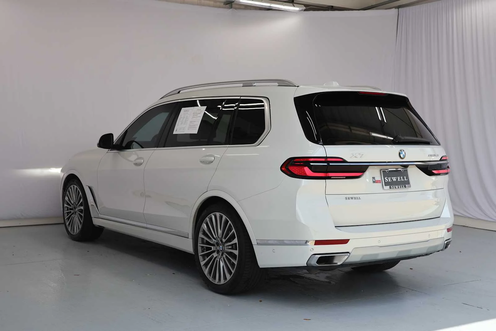 Certified Used 2025 Mineral White Metallic BMW xDrive40i image 7
