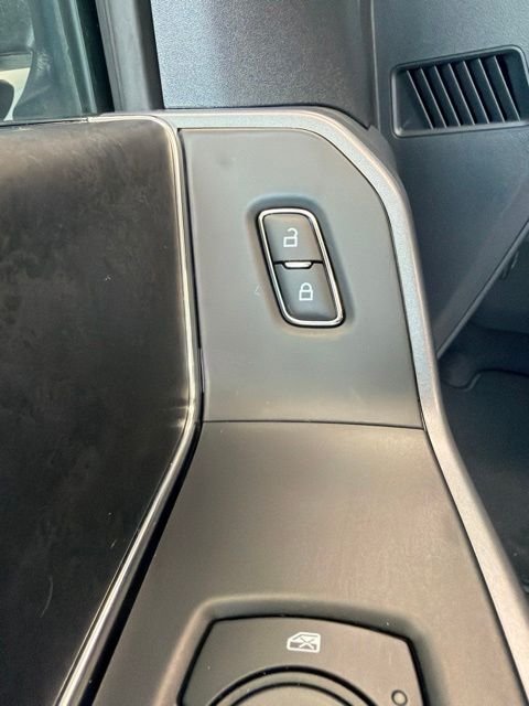 New 2026 Carbonized Gray Metallic Ford XLT image 23