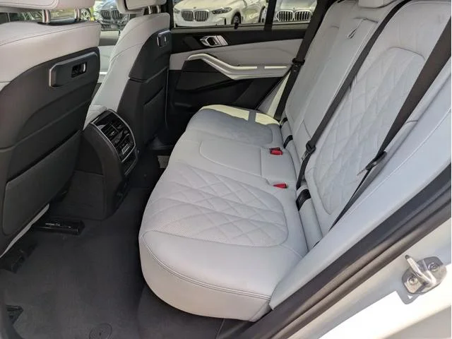 New 2026 Mineral White Metallic BMW sDrive40i image 22
