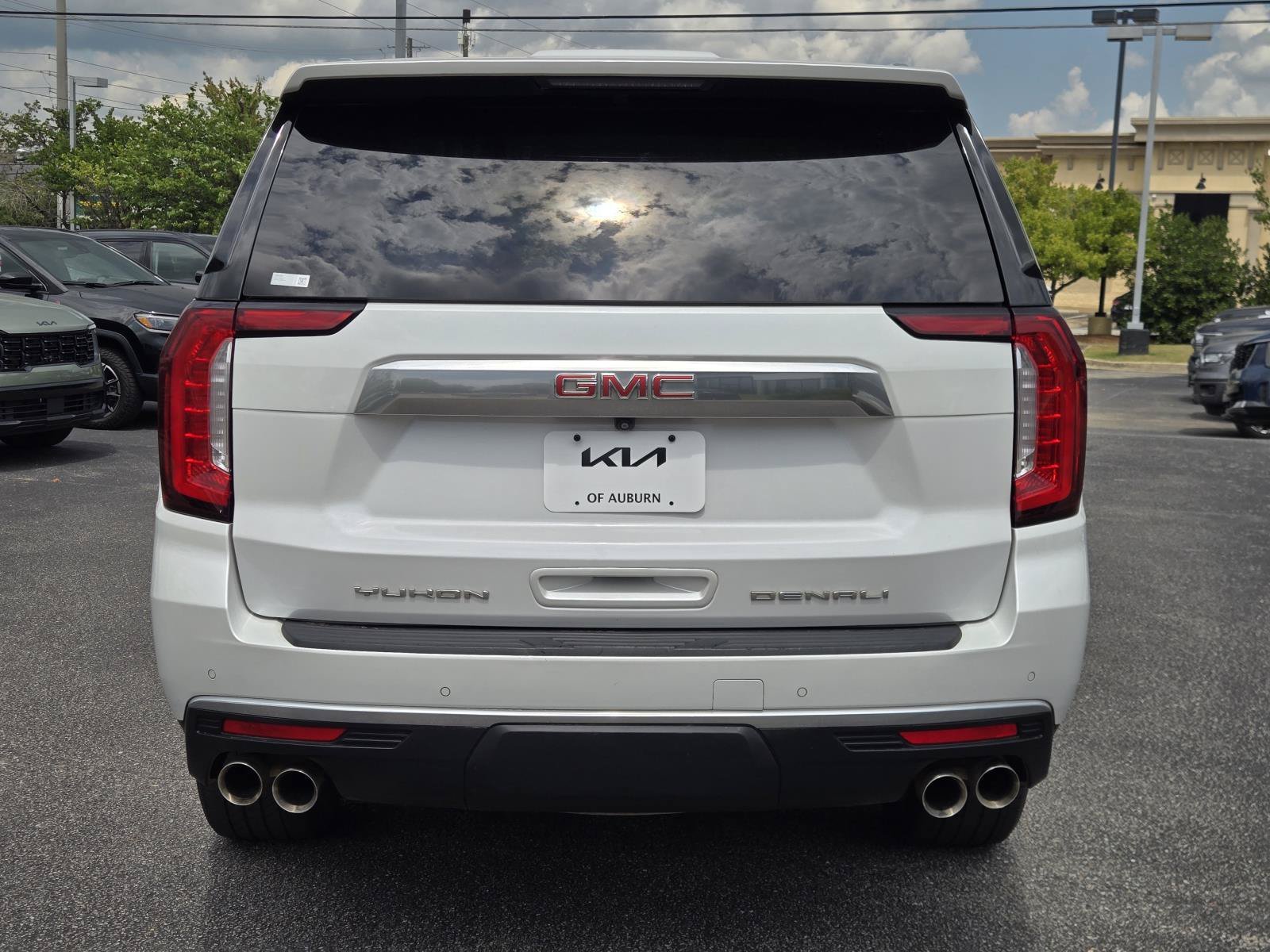 Used 2023 White GMC Denali image 7