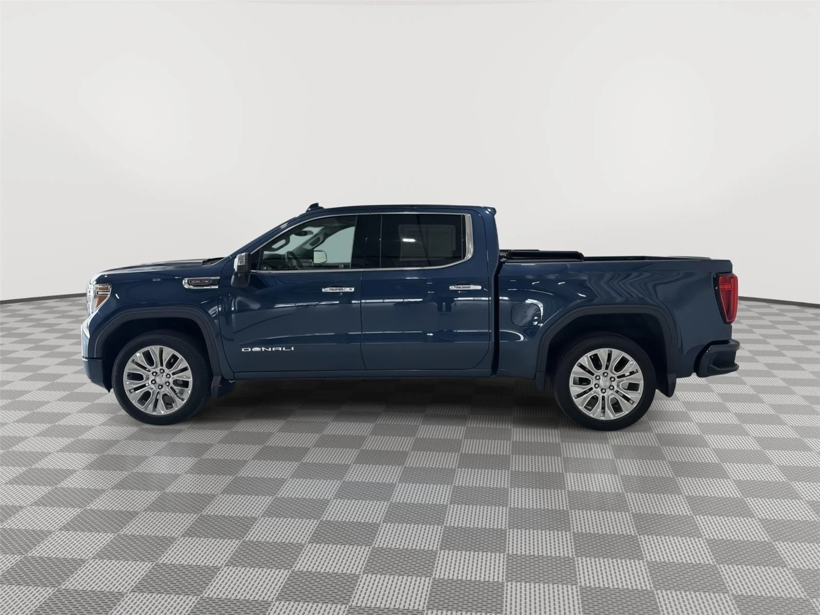 Used 2021 GMC Sierra 1500 Denali with VIN 1GTU9FEL2MZ243355 for sale in Alexandria, Minnesota