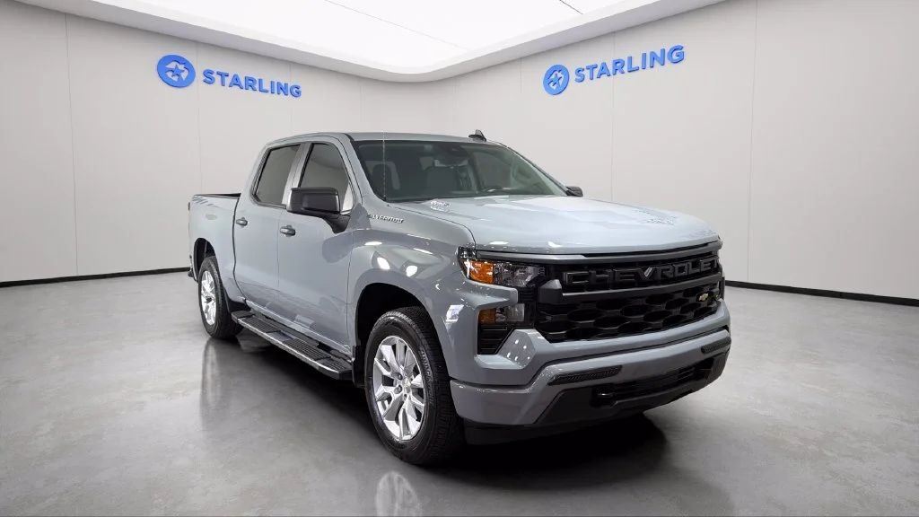 Used 2025 Slate Gray Metallic Chevrolet Custom image 16