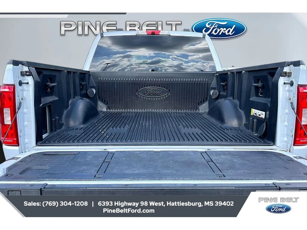 Used 2022 Space White Metallic Ford XLT image 12