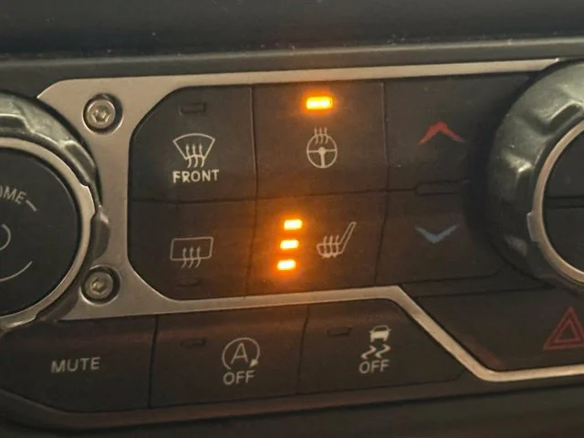 Used 2020 Black Jeep Overland image 30