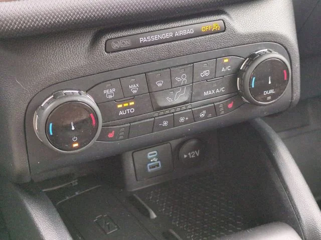 Used 2022 Blue Ford Badlands image 24