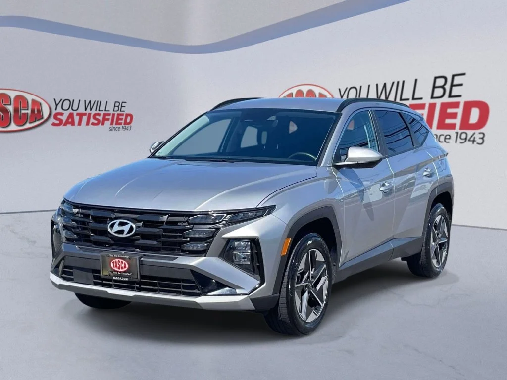 Certified Used 2025 Silver Hyundai SEL image 4