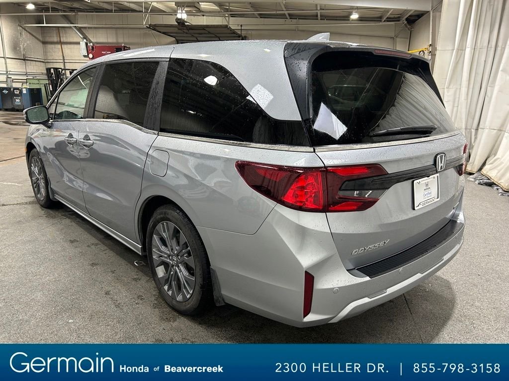 Certified Used 2026 Solar Silver Metallic Honda Touring image 6