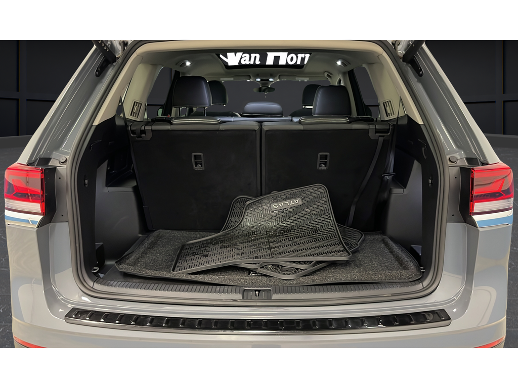 Used 2025 Gray Volkswagen 2.0T SEL image 27