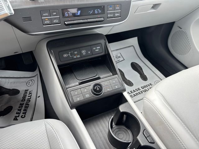 Used 2024 Cyber Gray Metallic Hyundai Limited image 27