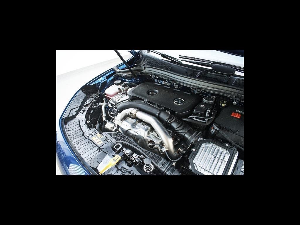 Used 2024 Starling Blue Metallic Mercedes-Benz GLA 250 image 28