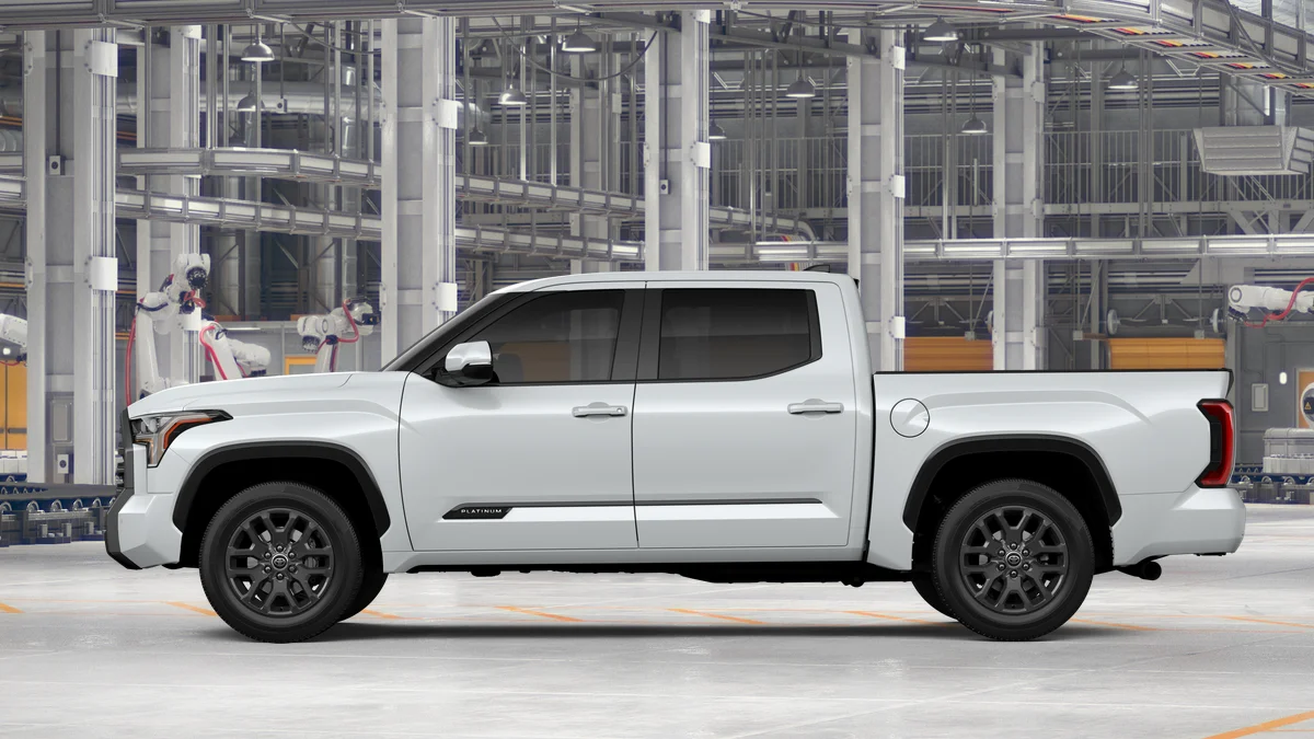 New 2026 Wind Chill Pearl Toyota Platinum image 4