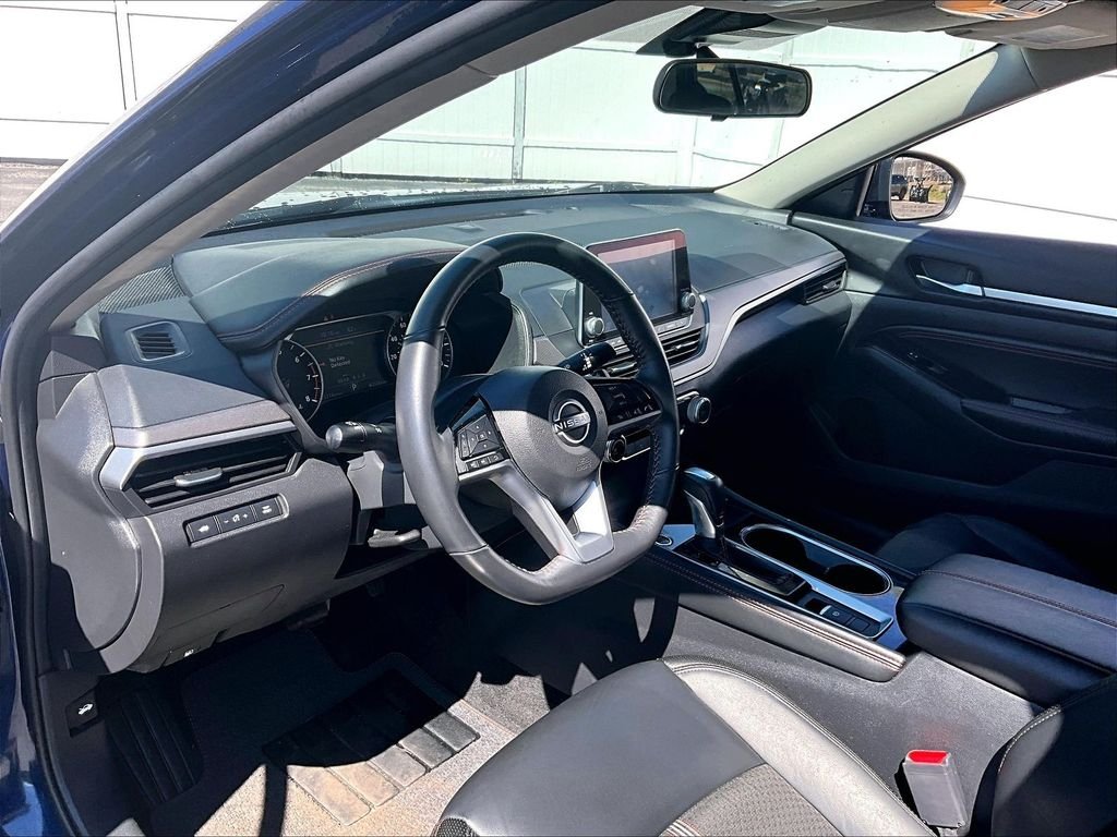 Used 2023 Deep Blue Pearl Nissan 2.5 SR image 8