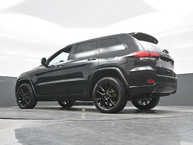 Used 2020 Black Jeep Altitude image 19