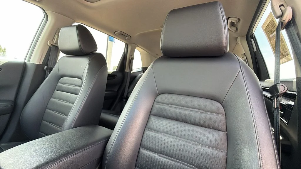 Used 2023 Silver Metallic Honda EX-L image 11
