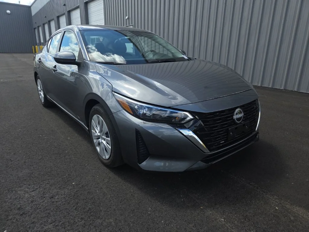 Used 2025 Gray Nissan S image 1