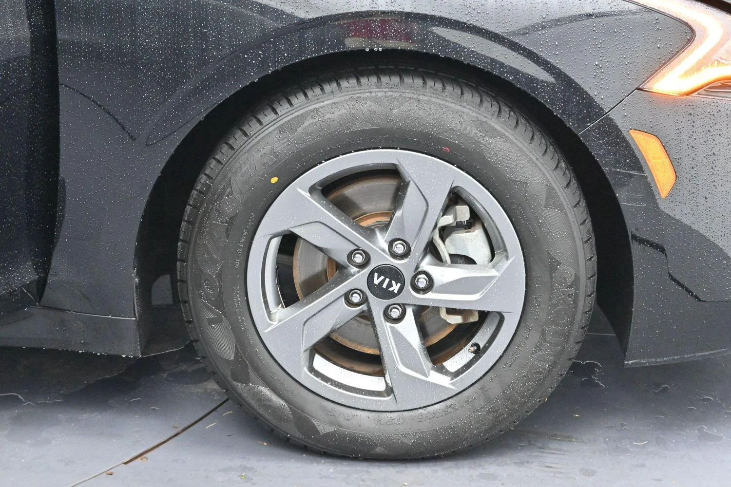 Used 2021 Ebony Black Kia LXS image 29