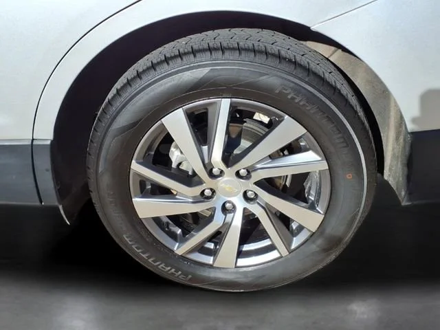 Used 2022 Silver Ice Metallic Chevrolet Premier image 27