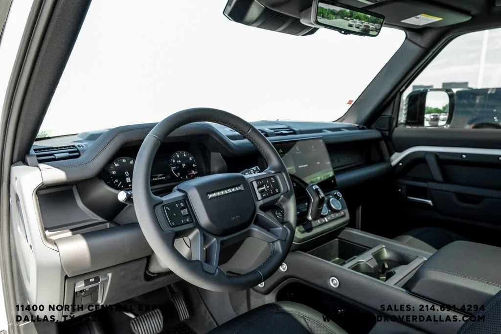 New 2026 Fuji White Land Rover X-Dynamic SE image 2