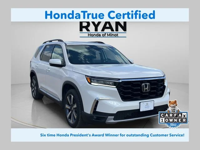2023 Honda Pilot Touring AWD's photo