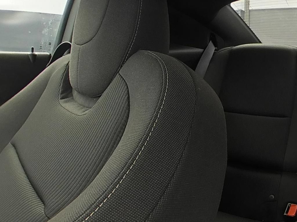 Used 2015 SILVER ICE METALLIC Chevrolet LT image 9