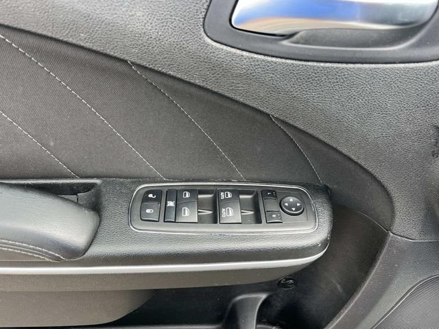 Used 2023 White Dodge SXT image 26