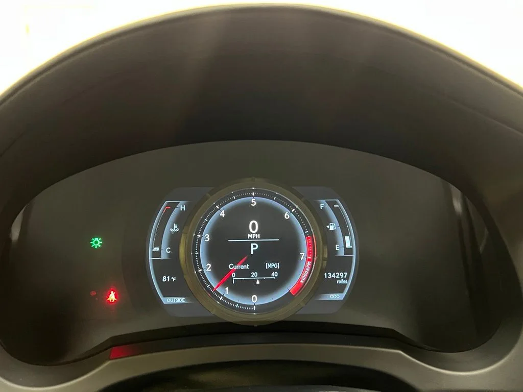 Used 2015 Silver Lexus 350 image 23