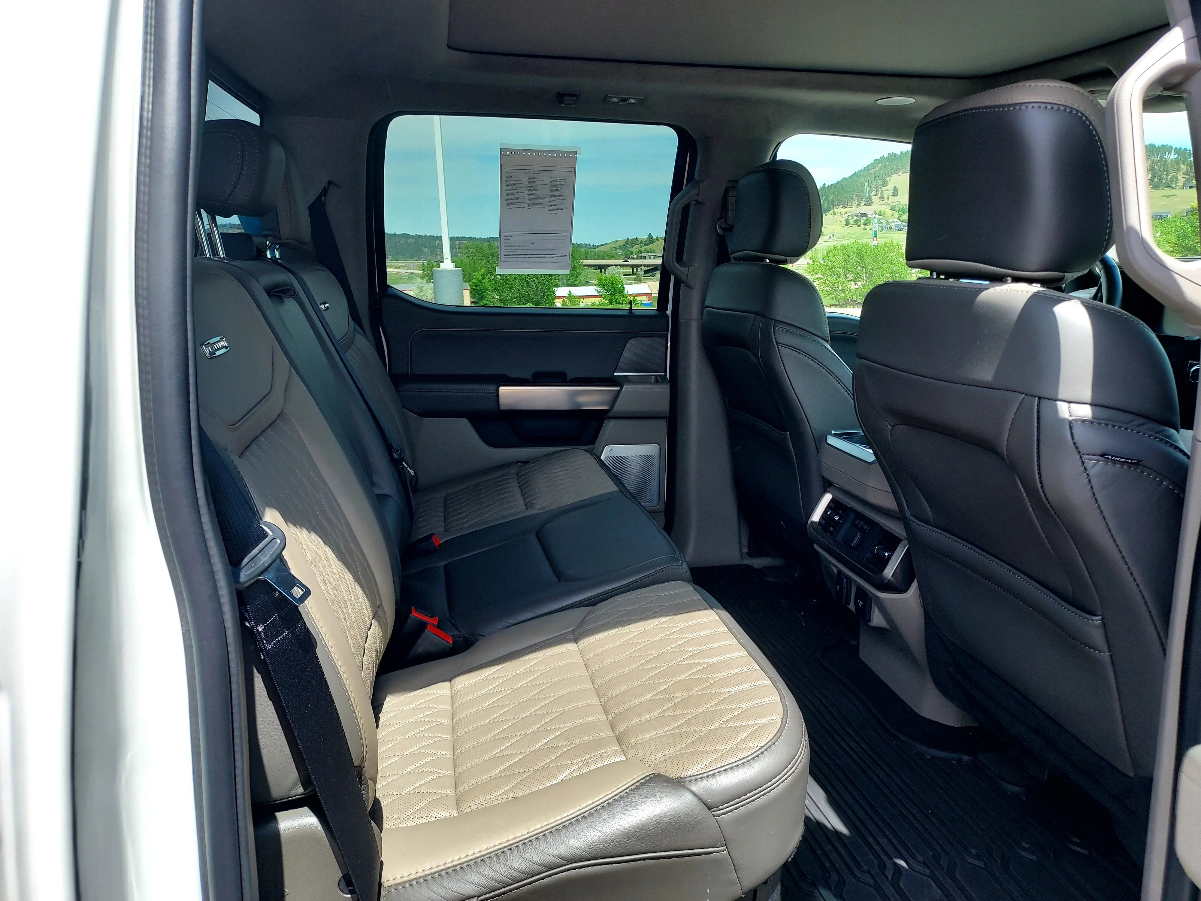 Used 2024 White Ford Platinum image 25