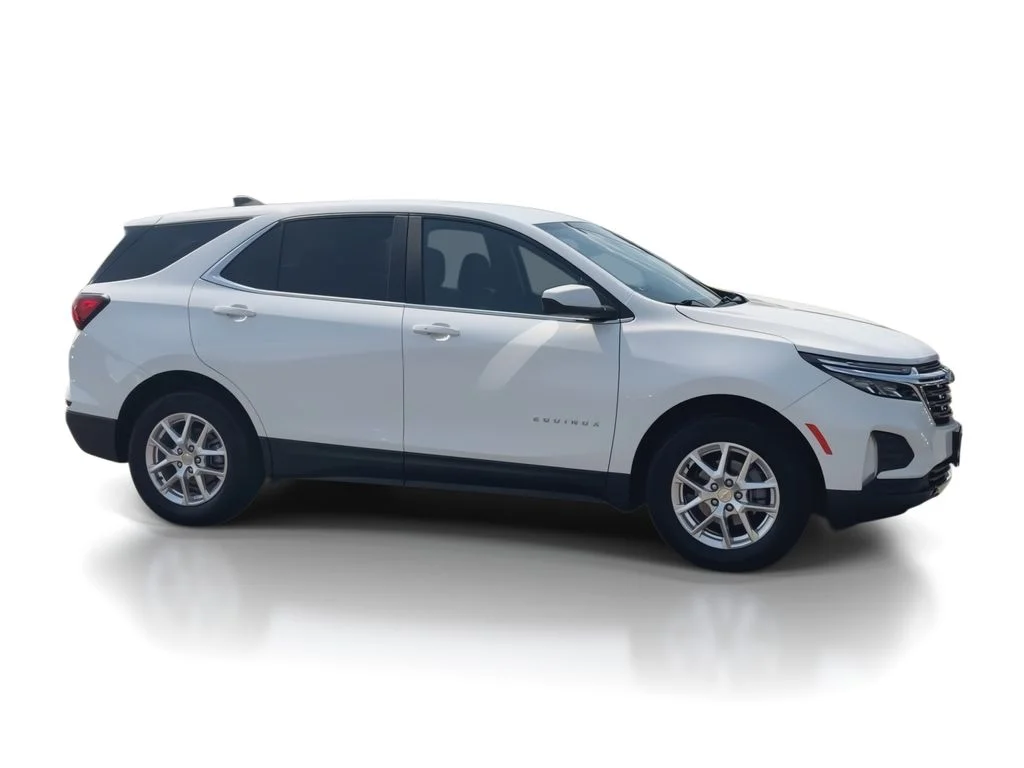 Used 2022 White Chevrolet LT image 2
