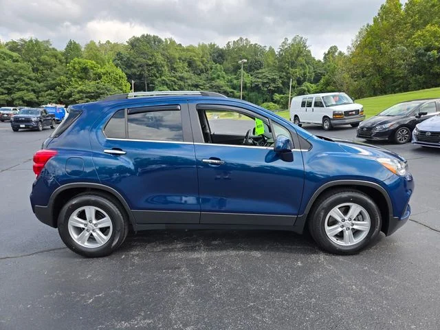 Used 2020 Blue Chevrolet LT image 9