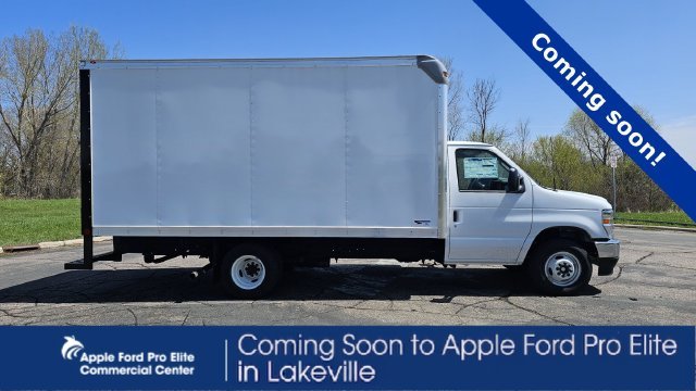 New 2027 Oxford White Ford Base image 2