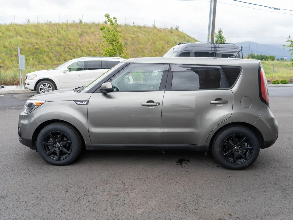 Used 2019 Gray Kia Base image 4