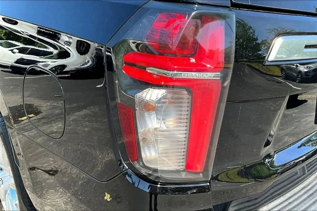 Used 2022 Black Chevrolet High Country image 23