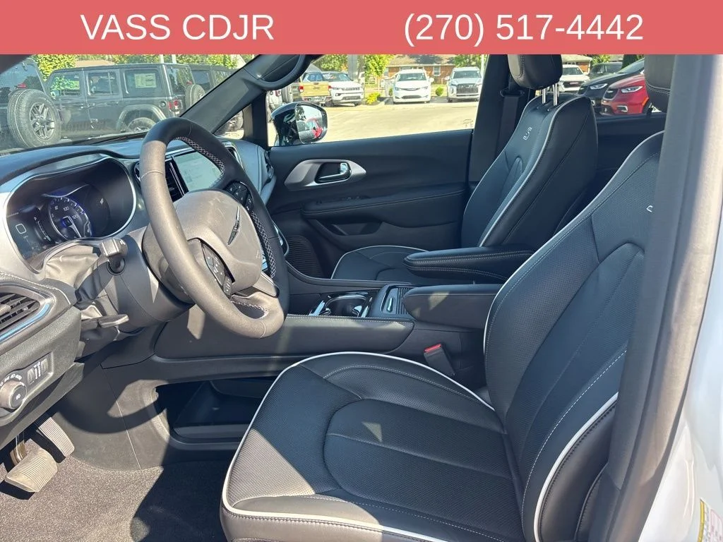 2026 Chrysler Pacifica Limited - Photo 30